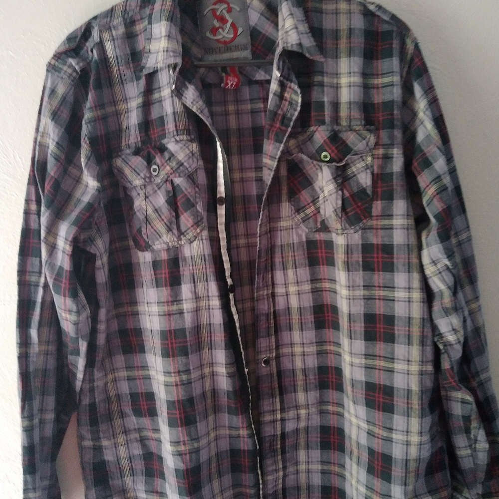 Men's grey plaid shirt